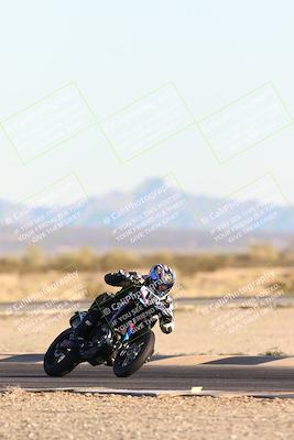 media/Dec-07-2025-CVMA (Sun) [[3e7d2de5dc]]/Race 18-Formula Twins-Formula 40 UL/